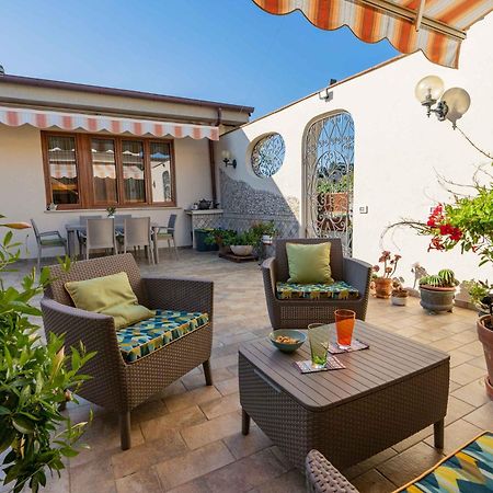 Appartamento Sunny Courtyard Piombino Esterno foto