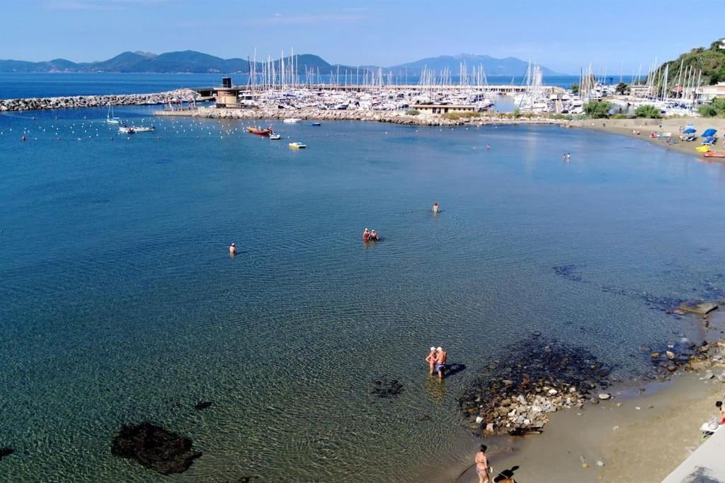 Appartamento Sunny Courtyard Piombino Esterno foto