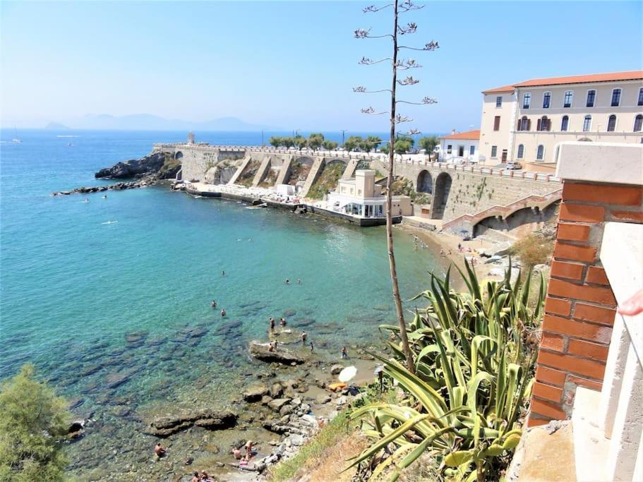 Appartamento Sunny Courtyard Piombino Esterno foto