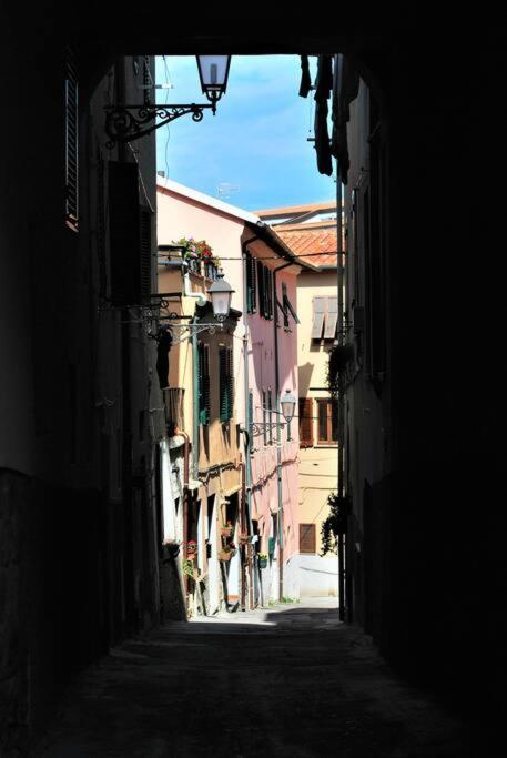 Appartamento Sunny Courtyard Piombino Esterno foto
