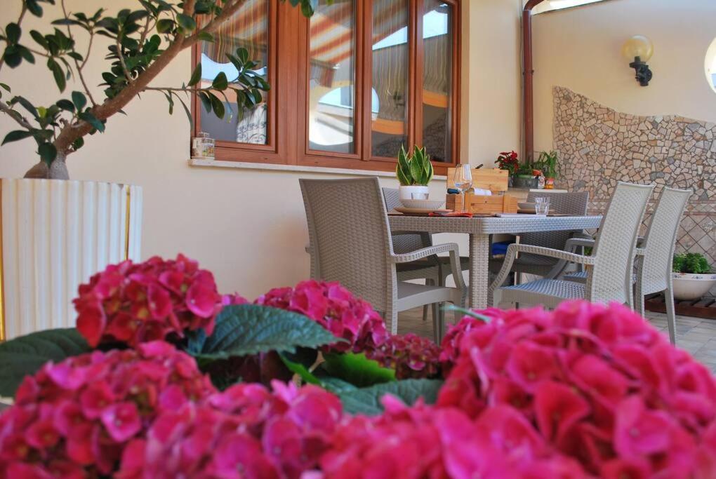 Appartamento Sunny Courtyard Piombino Esterno foto