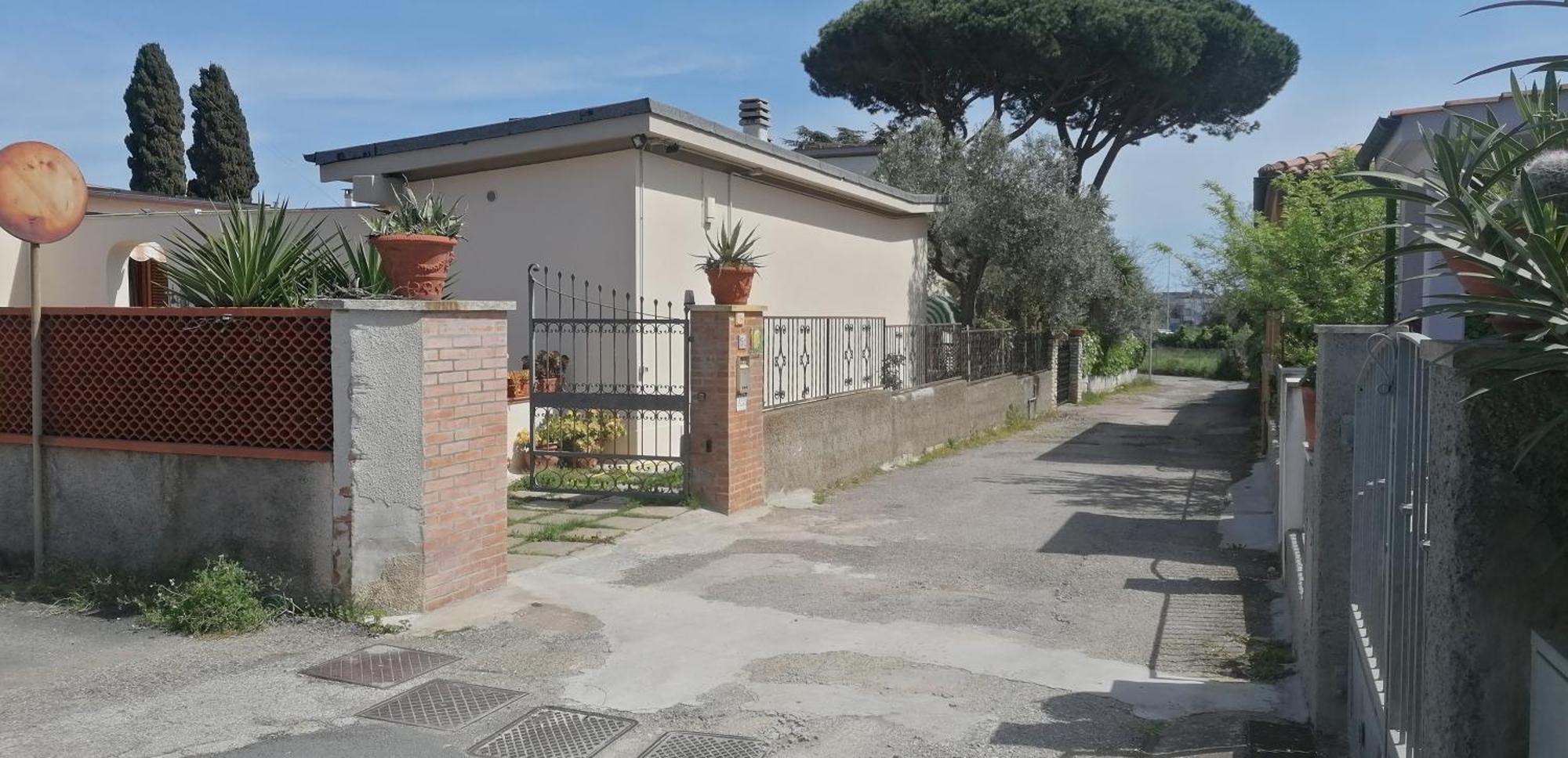 Appartamento Sunny Courtyard Piombino Esterno foto